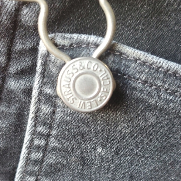 Levi's Premium Black skinny  Overalls with Classic Bib Front and Sturdy Denim - Picture 4 of 15